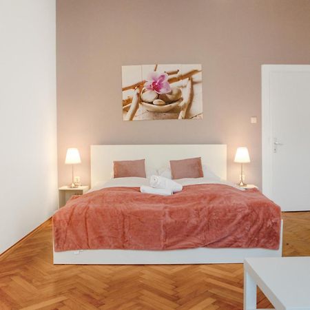 Commodious 3Br Apt. Ideal For Families And Friends Apartment เวียนนา ภายนอก รูปภาพ